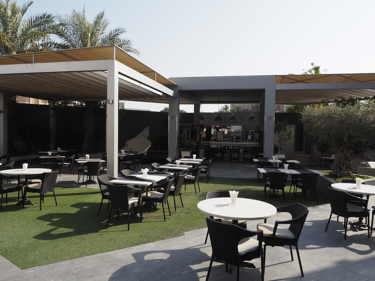 La Vinoteca - Photo 1