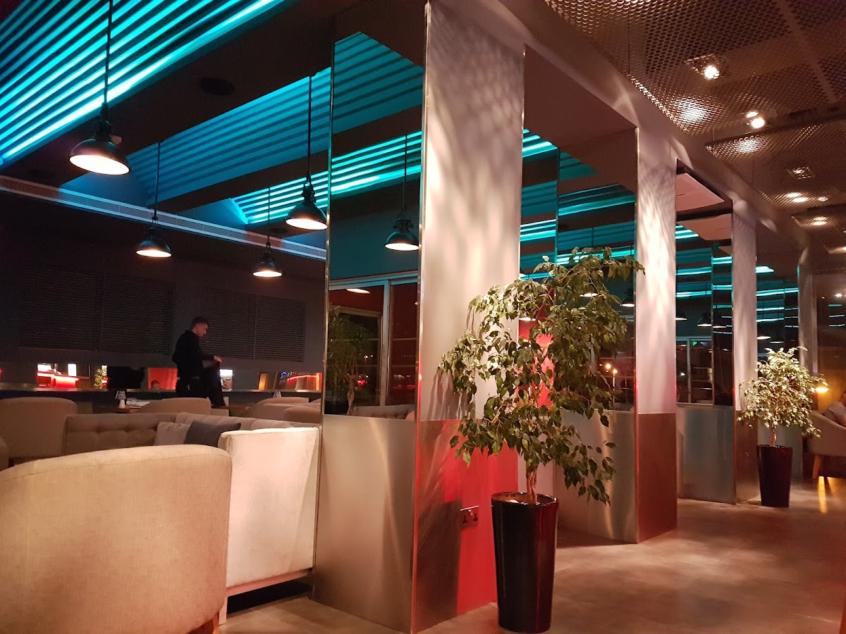 La Vinoteca - Photo 6